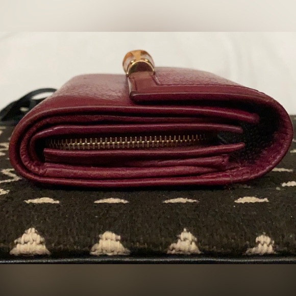 Authentic Gucci Leather Wallet. - Picture 10 of 16